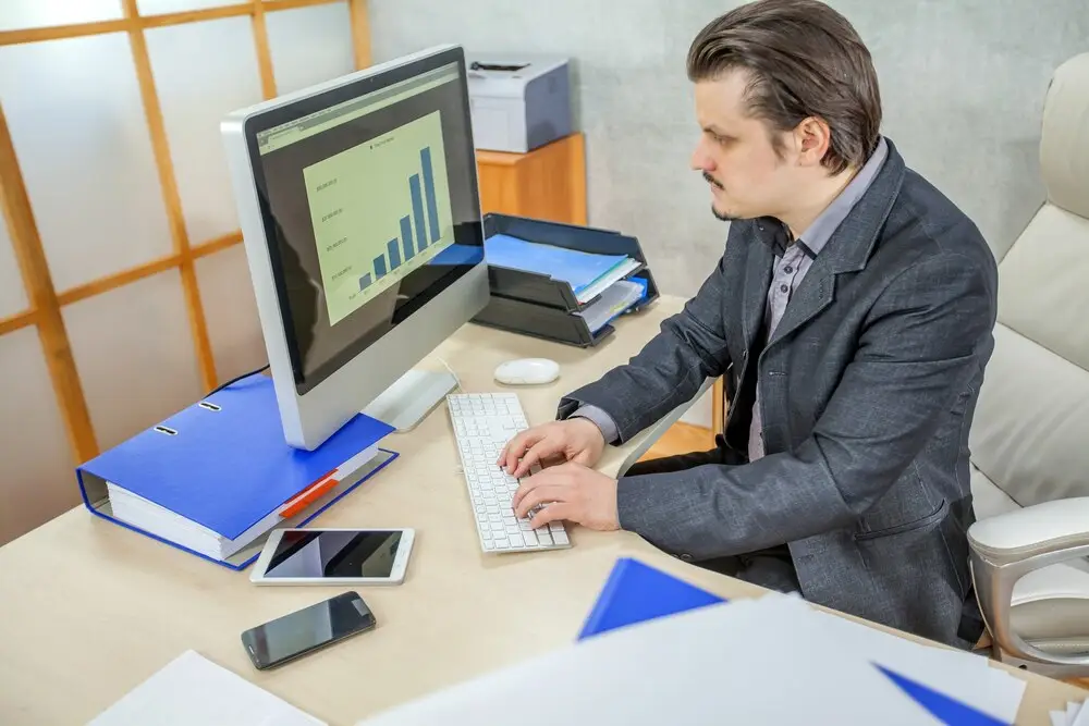 Como Descobrir o Número de Empresas Registradas em Nome de uma Pessoa  
