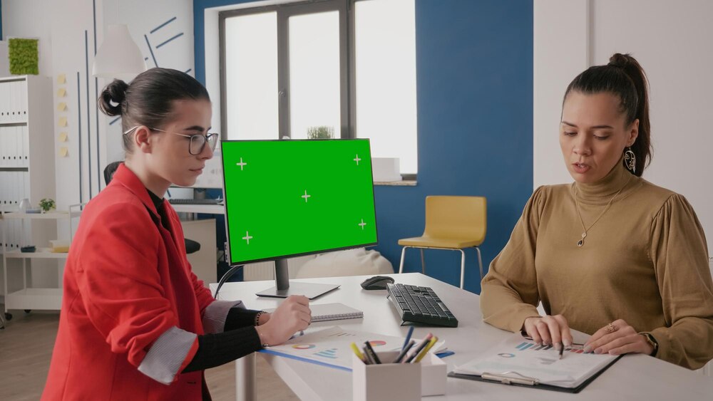 Qual o melhor site para consultar dados de empresas? Veja as opções!