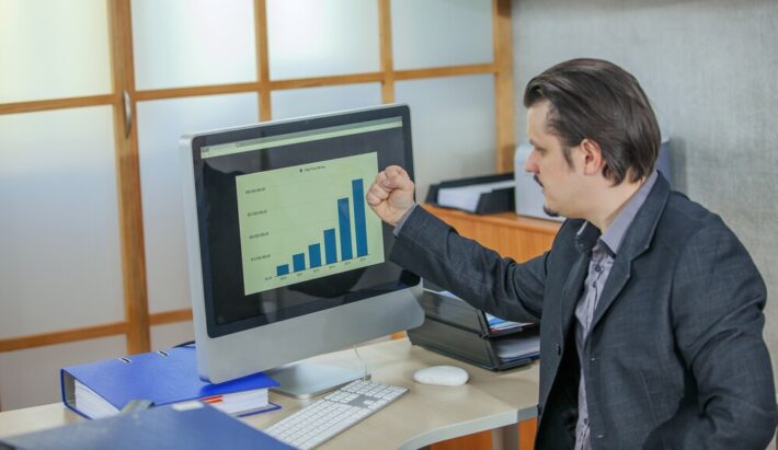 Estratygias Eficazes para Coletar Dados Empresariais para Anylise de Mercado - Estratégias Eficazes para Coletar Dados Empresariais para Análise de Mercado
