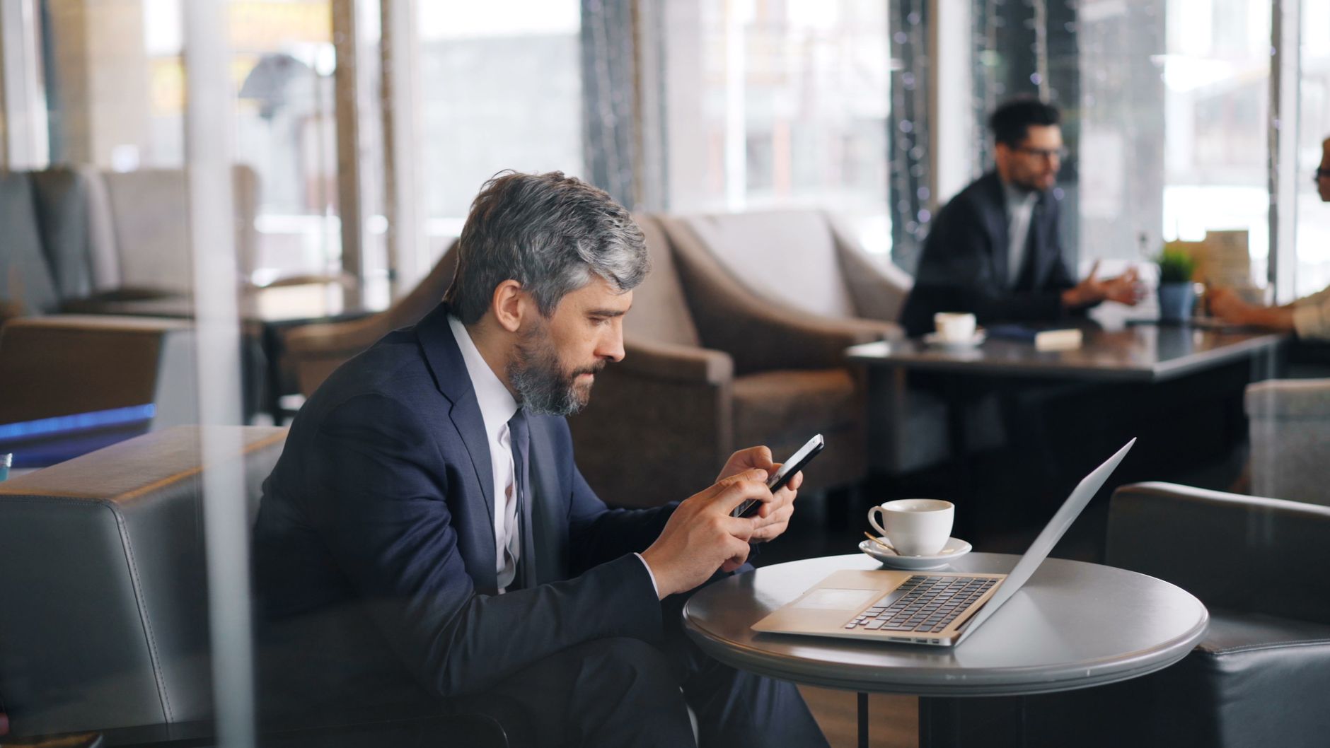 Estratégias Eficazes para Vendas B2B pelo WhatsApp sem Ser Intrusivo Como Usar o WhatsApp para Vendas B2B sem Ser Intrusivo
