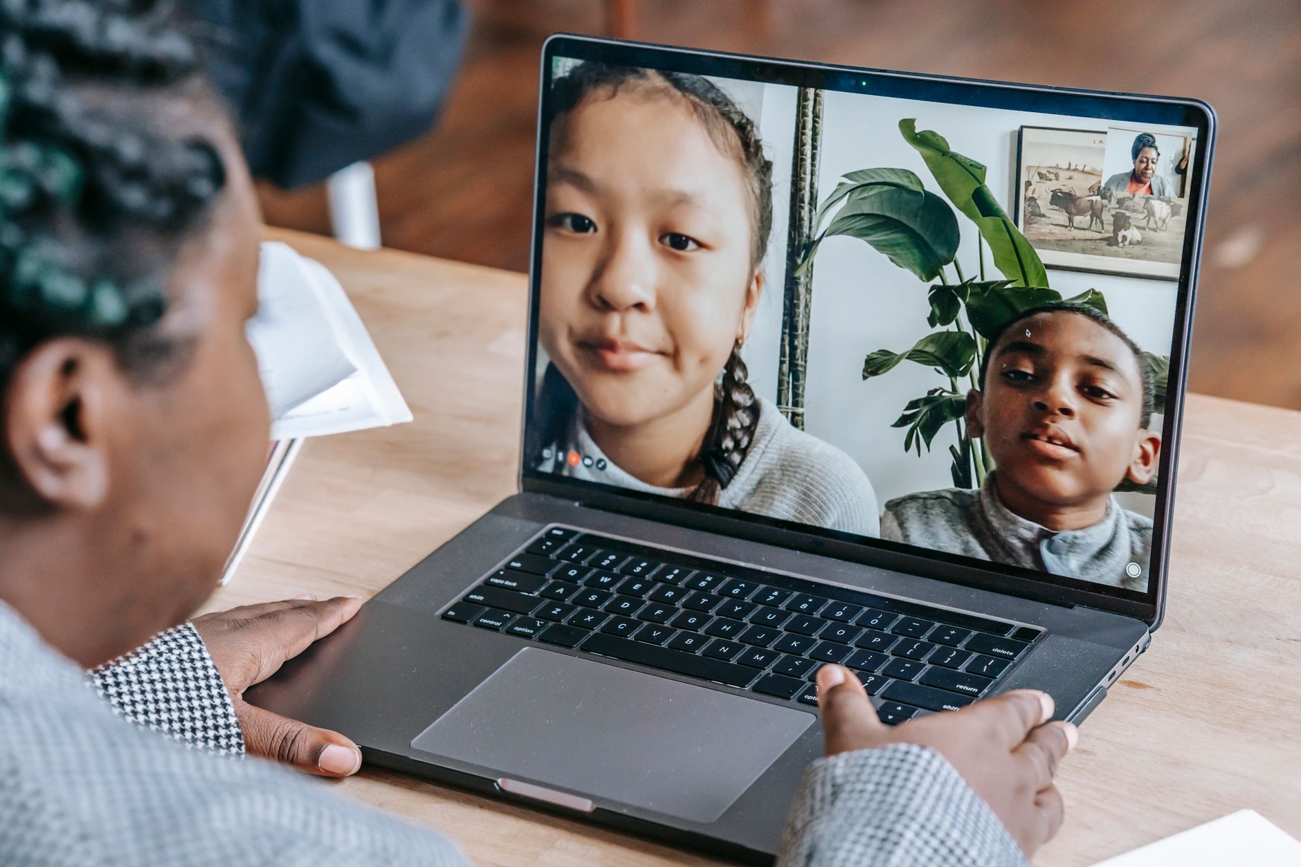 Inbound ou Outbound: Qual Estratégia de Prospecção é Mais Eficiente para Sua Empresa? Inbound vs Outbound: descubra qual estratégia de prospecção é melhor para sua empresa